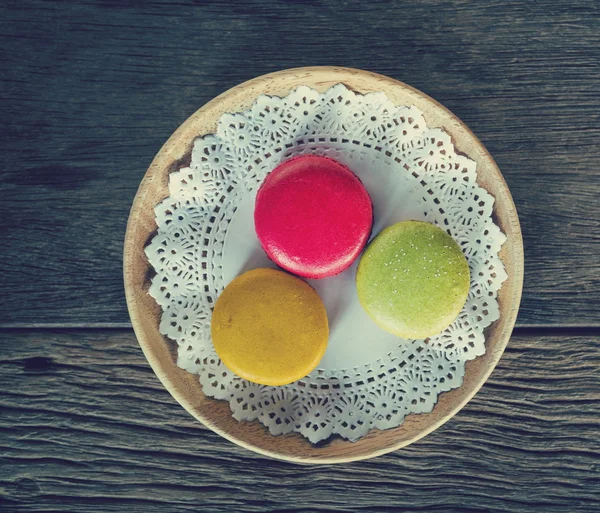 Macaroon dessert serveras med kaffe som snacks på eftermiddagen. — Stockfoto