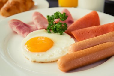 Ham breakfast served with coffe