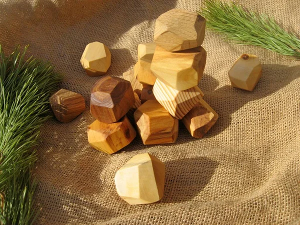 用天然材料做玩具用木制平衡石 — 图库照片
