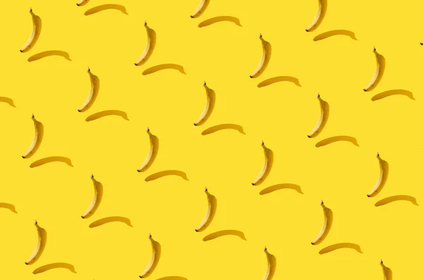Fondo Colorido Verano Hecho Plátanos Flotantes Concepto Fruta Mínima Idea — Foto de Stock