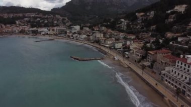 Soller limanında bulutlu bir gün, Palma de Mallorca