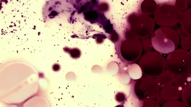 Bulles d'encre dans l'eau 