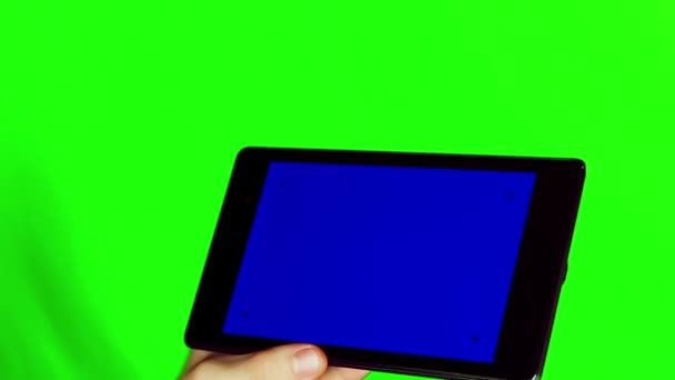 Tablet-PC mit blauem Bildschirm — Stockvideo