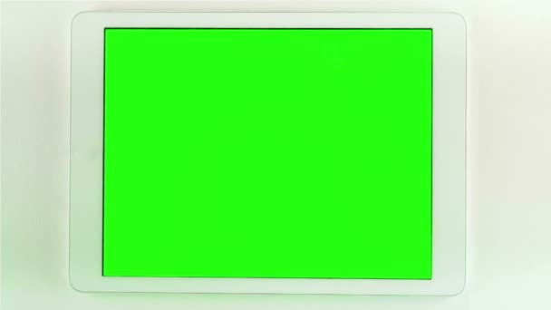 Utilizzando tablet pc con schermo verde — Video Stock