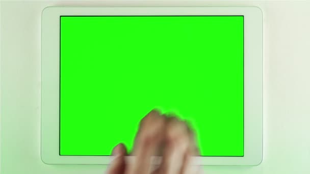 Tabletpc met groen scherm gebruiken — Stockvideo