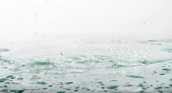 Caídas en el agua — Foto de Stock