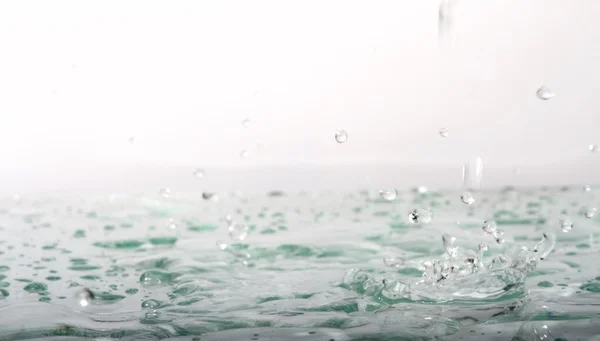 Caídas en el agua — Foto de Stock