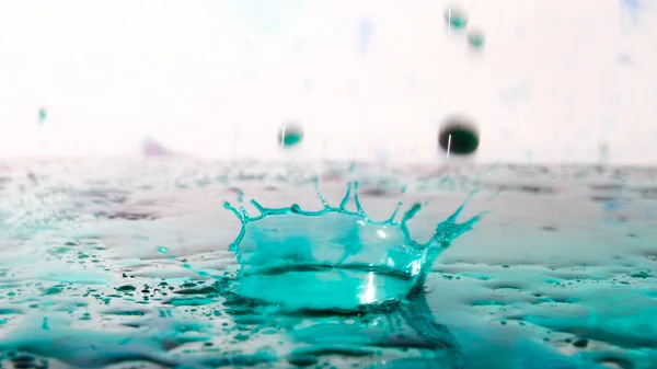 Caídas en el agua — Foto de Stock