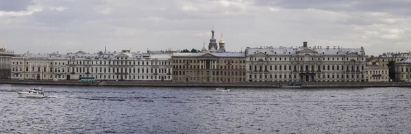 Panorama dell'argine del fiume Neva — Foto Stock
