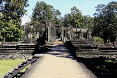 Angkor Thom 'daki Baphuon tapınağı. Siem Reap, Kamboçya
