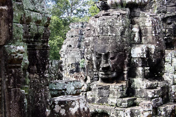 Rostos Pedra Angkor Tom Templo Bayon Siem Reap Camboja — Fotografia de Stock