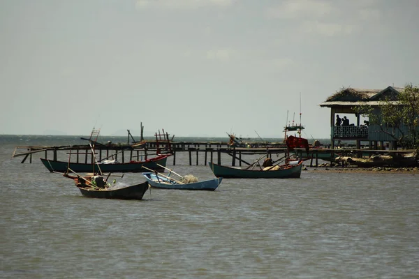 Pueblo Pescadores Con Botes Kep Camboya — Foto de Stock