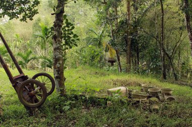 Tu Hieu Pagoda 'da kendiliğinden kurulum. Hue, Vietnam