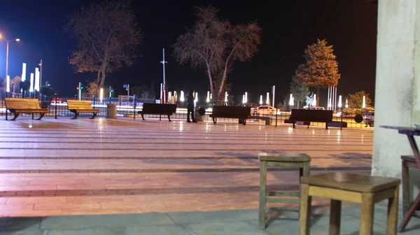 Bancs Sur Place Ville Vue Nuit — Photo