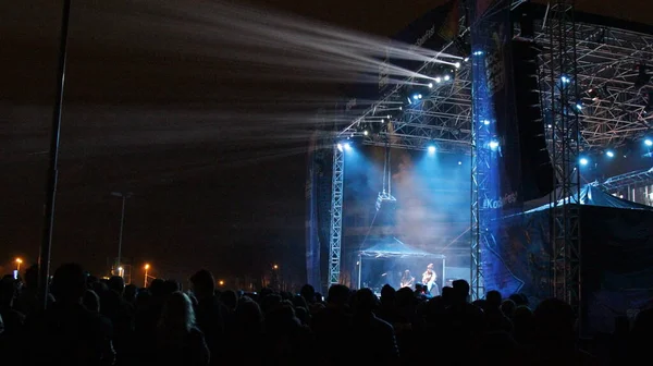 Festivalul Universitar Tineret Aglomerat Mediul Concert Spotlights Scenă — Fotografie, imagine de stoc