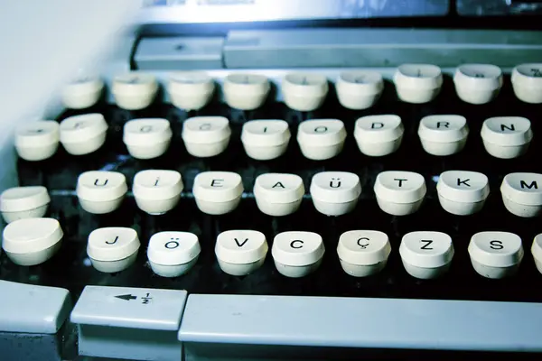 Schlüssel Auf Einer Alten Schreibmaschine Antike Aus Der Antiquitäten Mechanische — Stockfoto