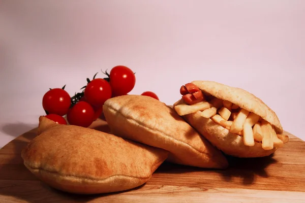 Детали Бутербродов Фаршированных Чипсами Сосисками — стоковое фото