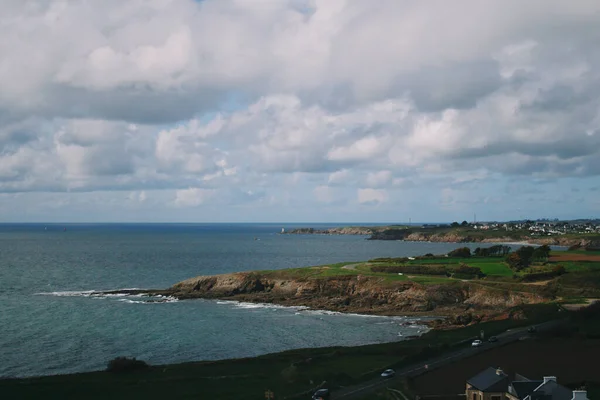 Brittany, Fransa kıyıları manzarası.