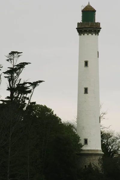 Fehér Zöld Világítótorony Függőleges Kilátás Brittany Franciaország — Stock Fotó