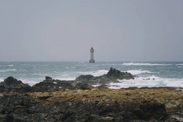 Farol Vermelho Oceano Brittany França — Fotografia de Stock