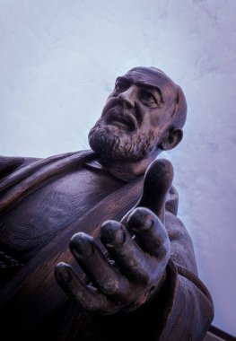 Peder Pio 'nun heykelinin ayrıntıları. dini simge