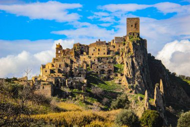 Craco, Basilicata, İtalya 'da terk edilmiş bir köy. Hayalet şehir