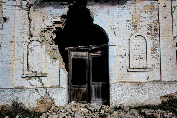 Krakos Forladt Landsby Basilicata Italien Spøgelsesby Kirkedør - Stock-foto