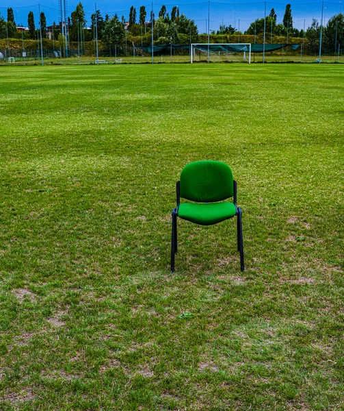 Silla Verde Campo Fútbol Regulación Con Puerta Parte Inferior Fútbol — Foto de Stock