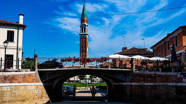Vista Del Campanario Con Puente Transeúnte Bicicleta Dolo Venecia Italia — Foto de Stock