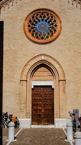 Fano Marche Talya Nın Tarihi Merkezi Giriş Kilise Gül Penceresi — Stok fotoğraf