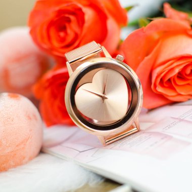 Kalp altın metal saat 1