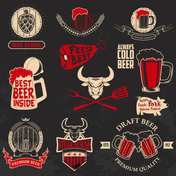 Etiquetas de cerveza y bistec sobre fondo grunge. Elementos de diseño para — Archivo Imágenes Vectoriales