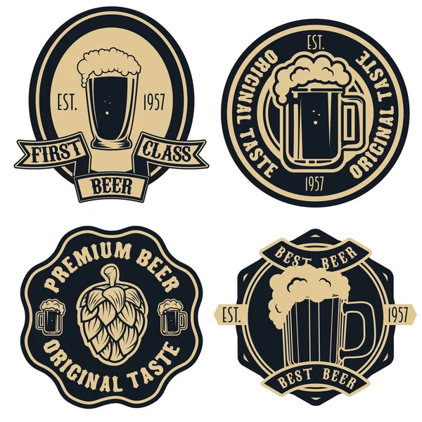 Bier etiketten. Vintage ambachtelijke bier retro design elementen, emblemen, — Stockvector