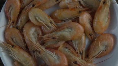 Deniz karidesli döner tabak. Yakın plan.