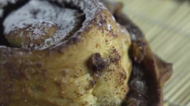 Dönen arka planda tatlı çörek 