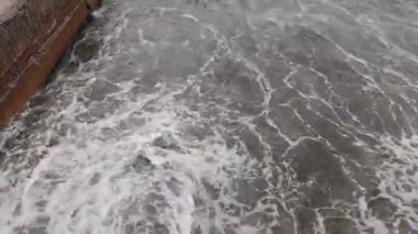 Deniz dalgaları. Yukarıdan görüntüle