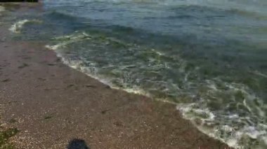 Deniz kıyısında dalgalar