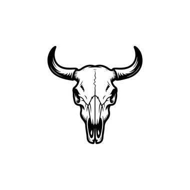Büyük kavisli boynuzları olan bir boğa kafatasının detaylı siyah ve beyaz vektör çizimi. Temiz beyaz bir arkaplanda izole edilmiş yüksek kontrastlı çöl tarzı bir grafik