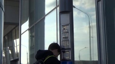 Çocuk İnterkom kod tanıtır. Perm, Rusya, 2015 17 Eylül