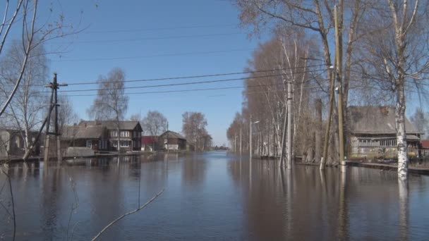 Pueblo durante la inundación — Vídeo de stock