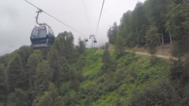 Teleferik yağmur ve sis