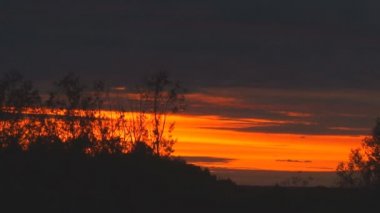 Gökyüzü. Kırmızı günbatımı