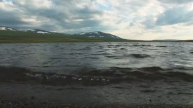 Göl ve dağların Kuzey