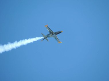 Soğuk savaş dönemi uçak göbeği çöküyor.