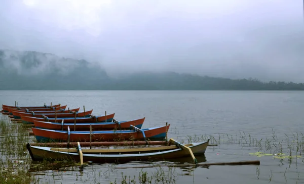 인도네시아 발리의 호수에 — 스톡 사진