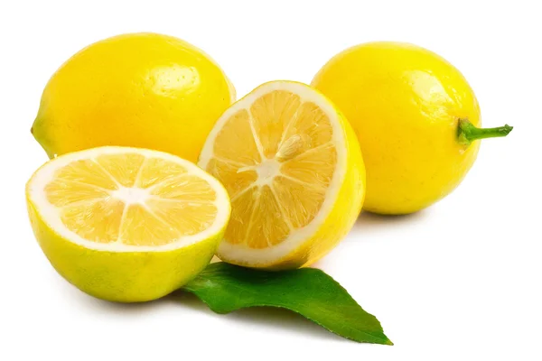 Két fél citrom és egy fehér háttér teljes — Stock Fotó