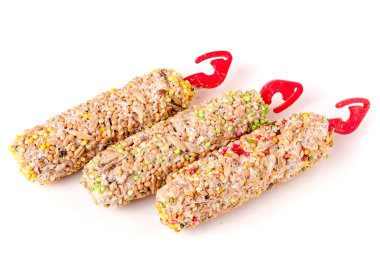 Beyaz arka plan üzerinde izole papağan için gıda