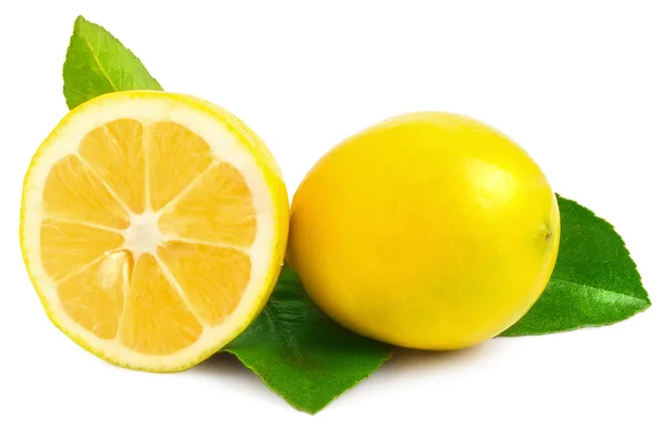 Limão com folha isolada em branco — Fotografia de Stock