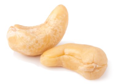 Beyaz arka plan yakın çekim üzerinde iki kaju fıstığı