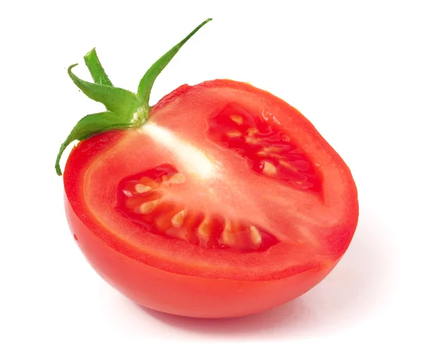 Mezzo pomodoro rosso isolato su fondo bianco — Foto Stock